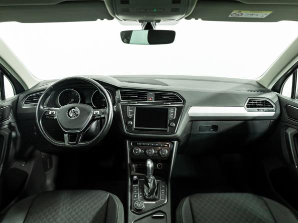 Volkswagen Tiguan II с пробегом 2017 года, цена 2 599 900 рублей, 48297 км, внедорожник, Автокод Объявления