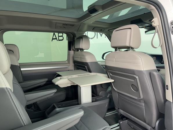 Volkswagen Multivan T7 с пробегом 2025 года, цена 9 975 000 рублей, 5109 км, минивэн, Автокод Объявления
