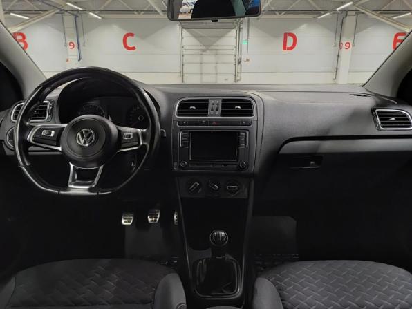 Volkswagen Polo V Рестайлинг с пробегом 2018 года, цена 1 041 000 рублей, 150424 км, седан, Автокод Объявления