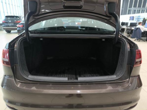 Volkswagen Jetta VI Рестайлинг с пробегом 2016 года, цена 1 350 000 рублей, 215453 км, седан, Автокод Объявления