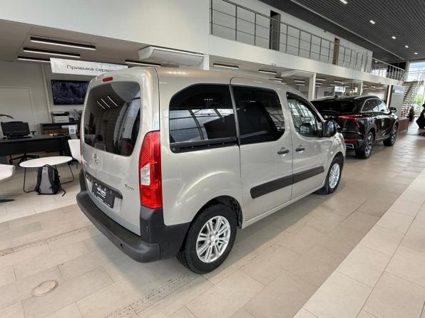 Peugeot Partner II с пробегом 2010 года, цена 656 000 рублей, 182500 км, компактвэн, Автокод Объявления