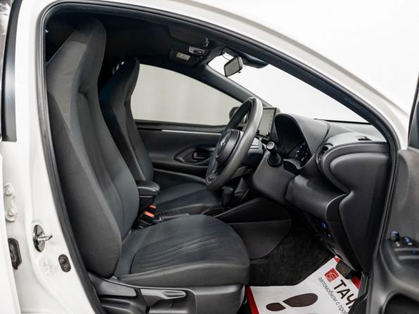 Toyota Yaris IV с пробегом 2021 года, цена 1 170 000 рублей, 109000 км, хэтчбек, Автокод Объявления
