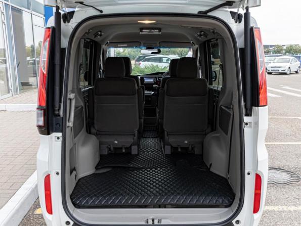 Honda Stepwgn V с пробегом 2015 года, цена 1 819 000 рублей, 111036 км, минивэн, Автокод Объявления