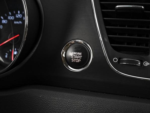 Kia Carnival III с пробегом 2020 года, цена 3 415 000 рублей, 117357 км, минивэн, Автокод Объявления