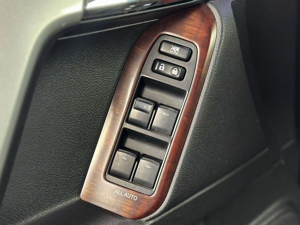 Toyota Land Cruiser Prado 150 Series Рестайлинг 1 с пробегом 2014 года, цена 2 740 000 рублей, 329006 км, внедорожник, Автокод Объявления
