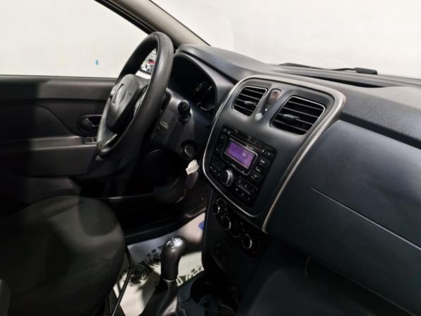 Renault Sandero II с пробегом 2015 года, цена 635 000 рублей, 212288 км, хэтчбек, Автокод Объявления