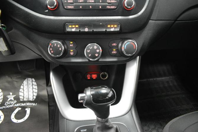 Kia Ceed II Рестайлинг с пробегом 2018 года, цена 1 359 000 рублей, 122000 км, универсал, Автокод Объявления