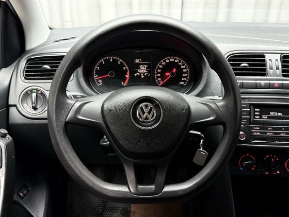 Volkswagen Polo V Рестайлинг с пробегом 2017 года, цена 899 000 рублей, 146000 км, седан, Автокод Объявления