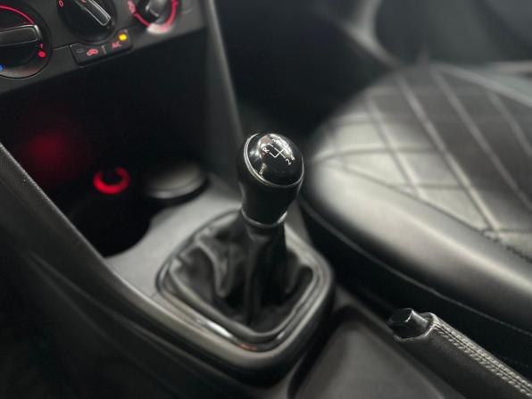 Volkswagen Polo V Рестайлинг с пробегом 2017 года, цена 1 190 000 рублей, 123000 км, седан, Автокод Объявления