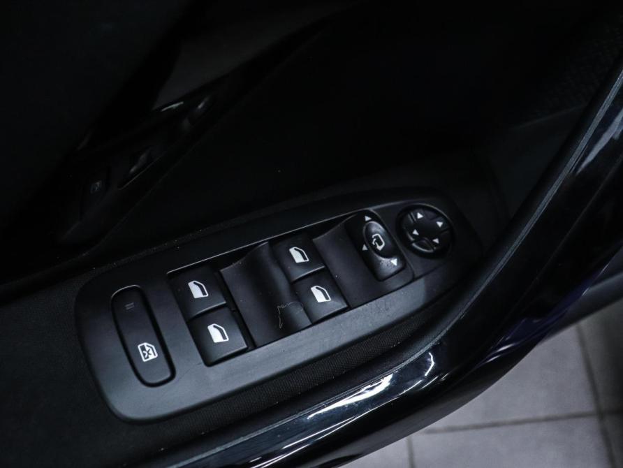 Peugeot 208 I Красноярск  - изображение 9