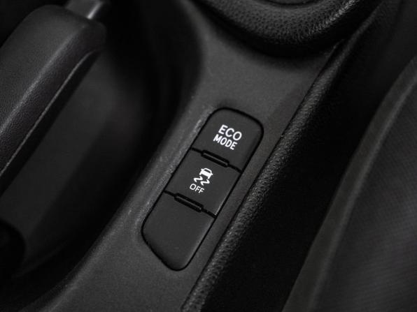 Toyota Yaris IV с пробегом 2020 года, цена 985 000 рублей, 96027 км, хэтчбек, Автокод Объявления