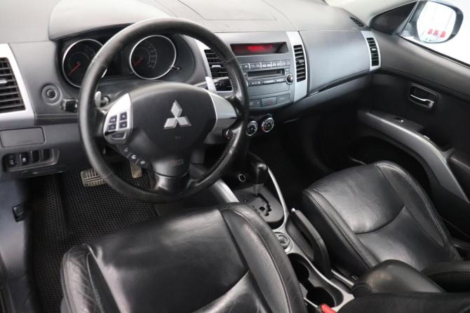 Mitsubishi Outlander II Рестайлинг с пробегом 2011 года, цена 861 000 рублей, 284899 км, внедорожник, Автокод Объявления