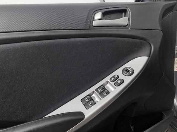 Hyundai Solaris I Рестайлинг с пробегом 2015 года, цена 999 000 рублей, 151279 км, хэтчбек, Автокод Объявления