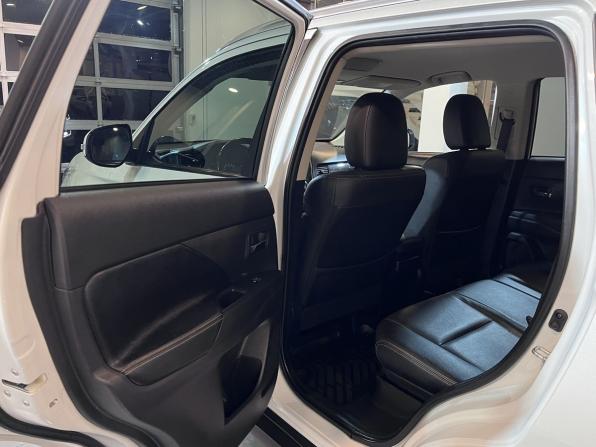 Mitsubishi Outlander III Рестайлинг 2 с пробегом 2016 года, цена 1 550 000 рублей, 261187 км, внедорожник, Автокод Объявления