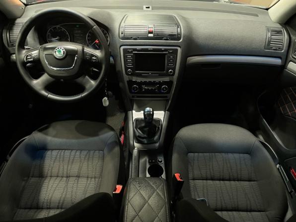 Skoda Octavia II (A5) Рестайлинг с пробегом 2011 года, цена 620 000 рублей, 226438 км, лифтбек, Автокод Объявления