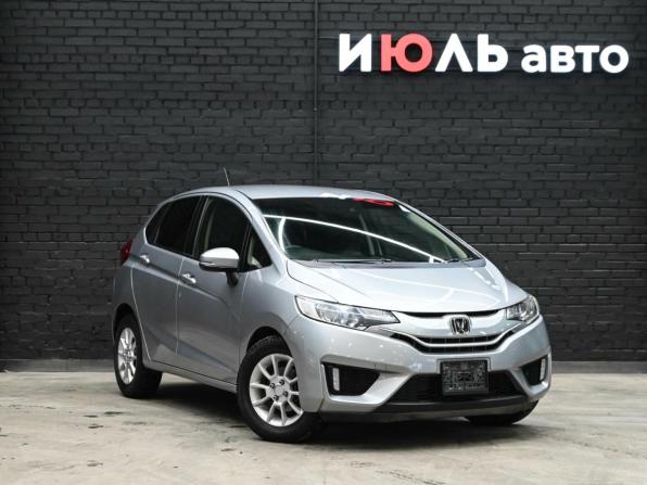 Honda Fit III Рестайлинг с пробегом 2018 года, цена 1 150 000 рублей, 138765 км, хэтчбек, Автокод Объявления
