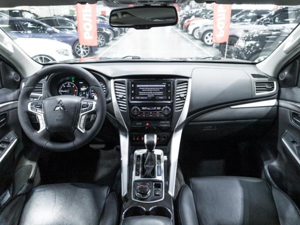Mitsubishi Pajero Sport III с пробегом 2017 года, цена 3 079 585 рублей, 119000 км, внедорожник, Автокод Объявления