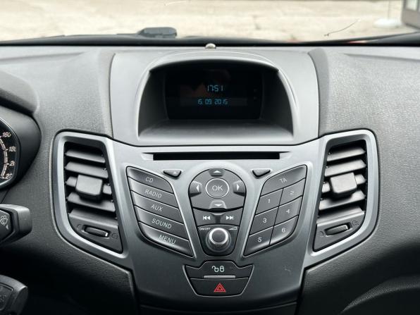 Ford Fiesta Mk6 Рестайлинг с пробегом 2015 года, цена 828 000 рублей, 136100 км, хэтчбек, Автокод Объявления