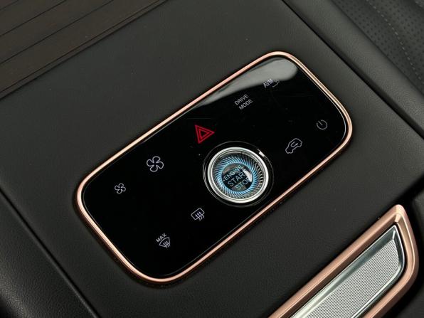 Exeed VX I Рестайлинг с пробегом 2023 года, цена 3 395 700 рублей, 40948 км, внедорожник, Автокод Объявления
