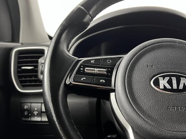 Kia Sportage IV Рестайлинг с пробегом 2021 года, цена 2 489 900 рублей, 47964 км, внедорожник, Автокод Объявления