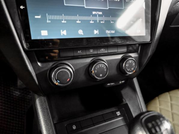 Skoda Octavia III (A7) с пробегом 2015 года, цена 1 250 000 рублей, 176899 км, лифтбек, Автокод Объявления