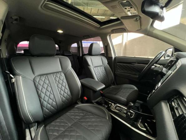 Mitsubishi Outlander III Рестайлинг 3 с пробегом 2022 года, цена 2 500 000 рублей, 59257 км, внедорожник, Автокод Объявления