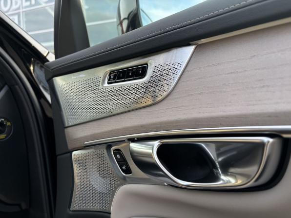 Volvo XC90 II Рестайлинг 2 с пробегом 2026 года, цена 12 420 000 рублей, 14 км, внедорожник, Автокод Объявления