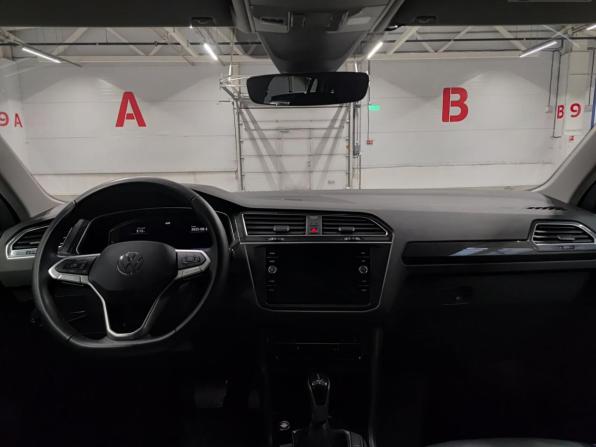 Volkswagen Tiguan II Рестайлинг с пробегом 2021 года, цена 4 079 000 рублей, 33699 км, внедорожник, Автокод Объявления