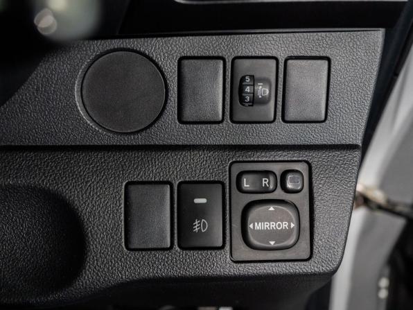Toyota Ractis II с пробегом 2012 года, цена 924 500 рублей, 120151 км, хэтчбек, Автокод Объявления