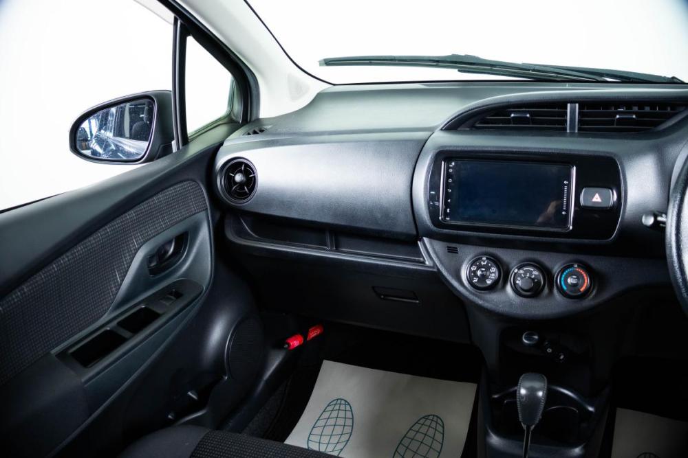 Toyota Vitz III (XP130) Рестайлинг 2 Пермь  - изображение 12