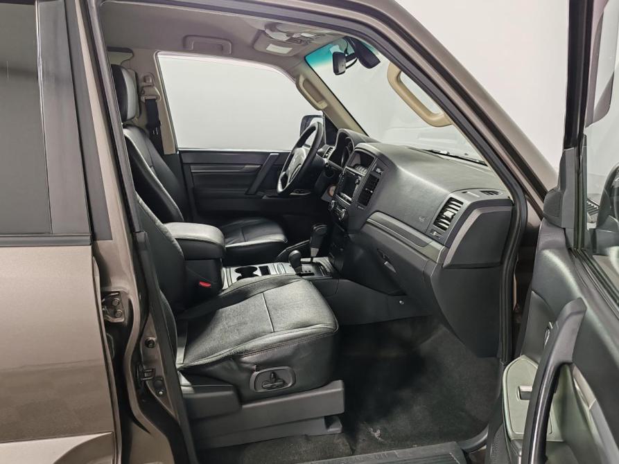 Mitsubishi Pajero IV Рестайлинг 1 Москва  - изображение 19
