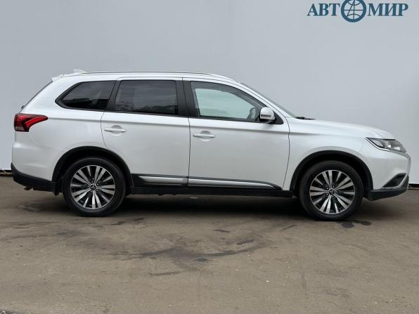 Mitsubishi Outlander III Рестайлинг 3 с пробегом 2019 года, цена 2 050 000 рублей, 102380 км, внедорожник, Автокод Объявления