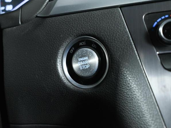 Hyundai Genesis II с пробегом 2014 года, цена 1 690 000 рублей, 153329 км, седан, Автокод Объявления