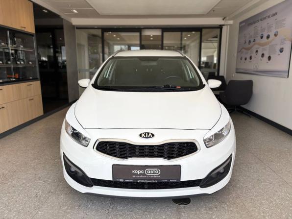 Kia Ceed II Рестайлинг с пробегом 2017 года, цена 1 365 000 рублей, 122742 км, универсал, Автокод Объявления