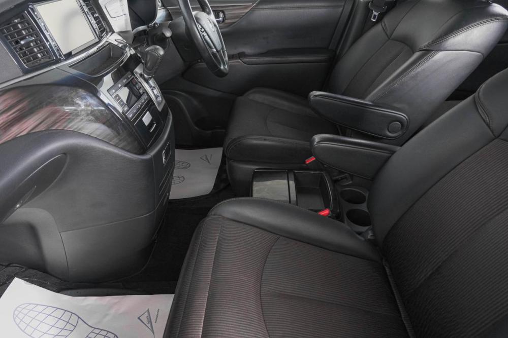 Nissan Elgrand III (E52) Рестайлинг Кемерово  - изображение 9