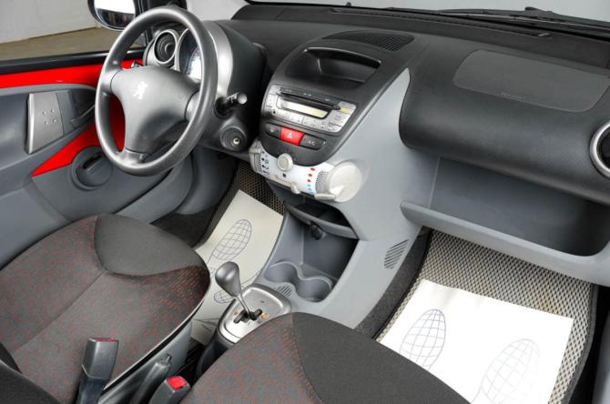 Peugeot 107 I Рестайлинг с пробегом 2010 года, цена 729 000 рублей, 93000 км, хэтчбек, Автокод Объявления