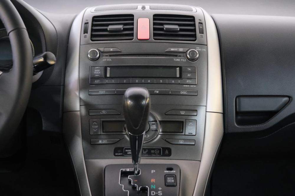 Toyota Auris I Омск  - изображение 14