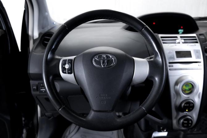 Toyota Yaris II с пробегом 2008 года, цена 499 000 рублей, 127127 км, хэтчбек, Автокод Объявления