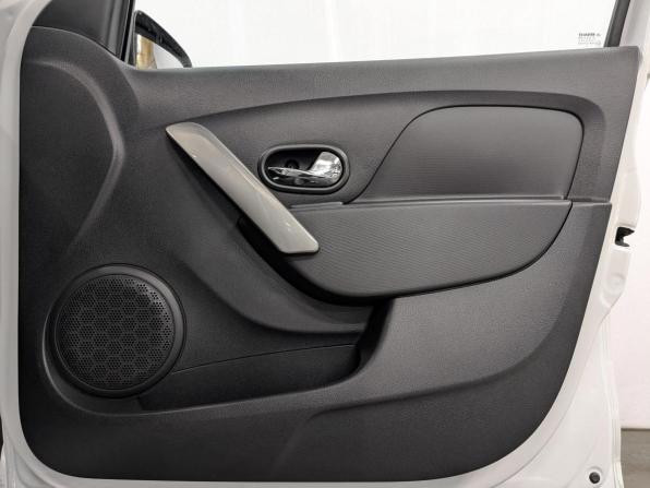 Renault Logan II с пробегом 2018 года, цена 800 000 рублей, 119300 км, седан, Автокод Объявления