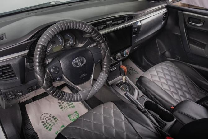 Toyota Corolla XI (E160 E170 E180) с пробегом 2014 года, цена 1 369 000 рублей, 240000 км, седан, Автокод Объявления