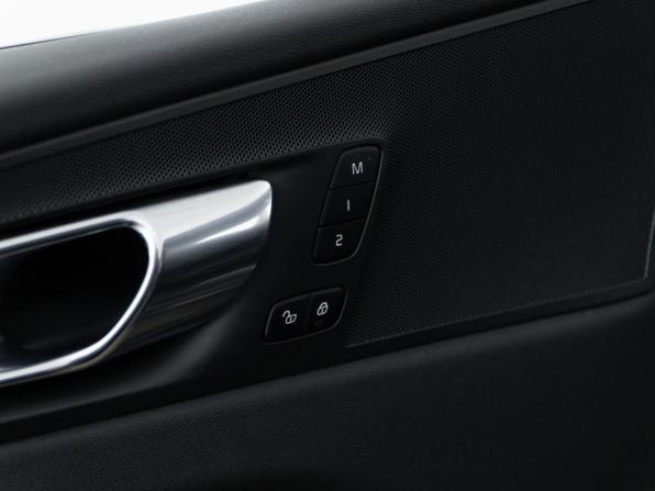 Volvo XC60 II с пробегом 2018 года, цена 3 394 444 рубля, 112528 км, внедорожник, Автокод Объявления