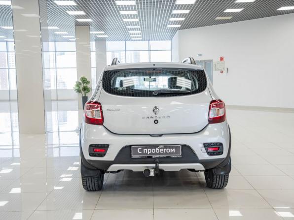 Renault Sandero II с пробегом 2015 года, цена 780 000 рублей, 133000 км, хэтчбек, Автокод Объявления