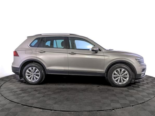 Volkswagen Tiguan II с пробегом 2018 года, цена 2 550 000 рублей, 115740 км, внедорожник, Автокод Объявления