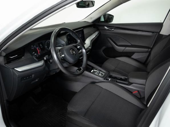 Skoda Octavia IV (A8) с пробегом 2021 года, цена 2 411 000 рублей, 45366 км, лифтбек, Автокод Объявления