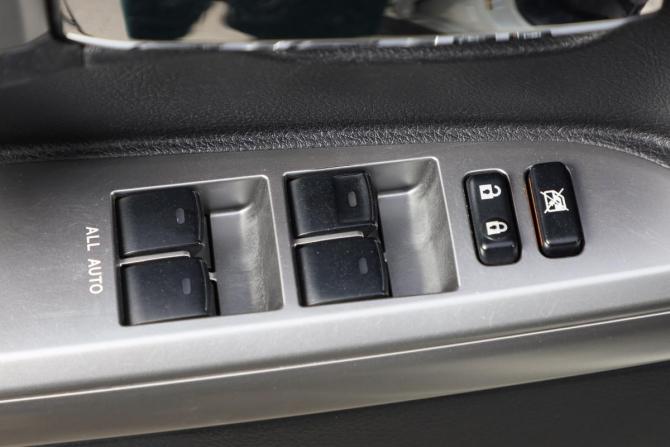 Toyota Land Cruiser 200 Series Рестайлинг 1 с пробегом 2013 года, цена 3 749 000 рублей, 116939 км, внедорожник, Автокод Объявления