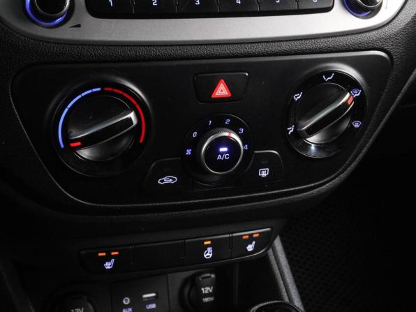 Hyundai Solaris II с пробегом 2017 года, цена 1 145 000 рублей, 120299 км, седан, Автокод Объявления