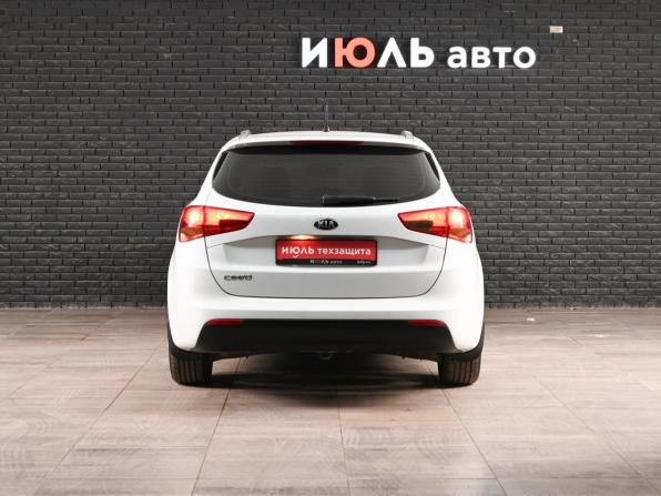 Kia Ceed II Рестайлинг с пробегом 2015 года, цена 1 180 000 рублей, 204553 км, универсал, Автокод Объявления