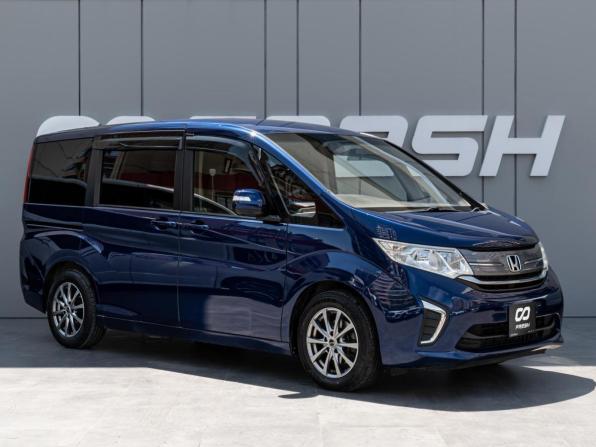 Honda Stepwgn V с пробегом 2017 года, цена 1 887 030 рублей, 96102 км, минивэн, Автокод Объявления