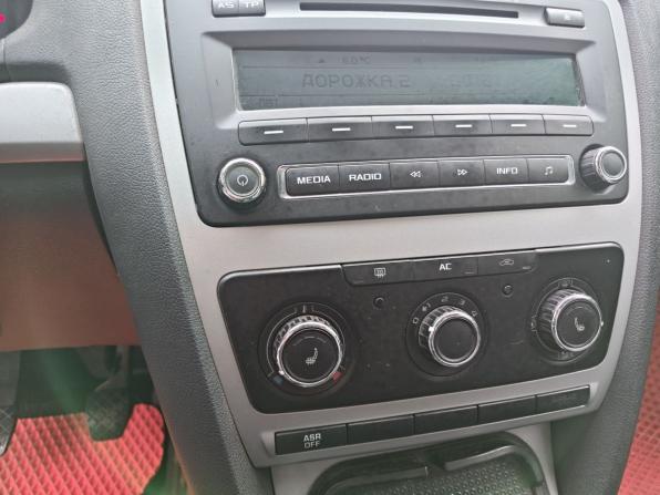Skoda Octavia II (A5) Рестайлинг с пробегом 2012 года, цена 715 000 рублей, 294000 км, универсал, Автокод Объявления