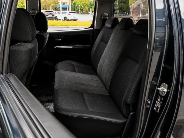 Toyota Hilux VII Рестайлинг с пробегом 2015 года, цена 2 510 000 рублей, 229840 км, offers.body_type.unknown, Автокод Объявления